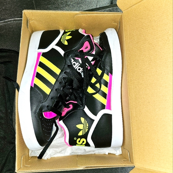 Shoes - Picture 1 of 1